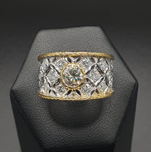 將圖片載入圖庫檢視器 Anello Fascia cesellata con Solitario e diamanti di contorno