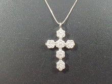 將圖片載入圖庫檢視器 Collana Croce pavè  in oro bianco 18k