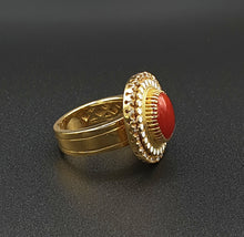Load image into Gallery viewer, Anello Corallo in oro 18k Diamanti F color e smalti a fuoco
