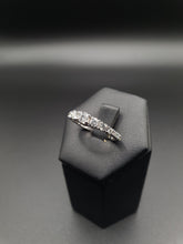 Load image into Gallery viewer, Anello Veretta in oro bianco 18k e Diamanti F color
