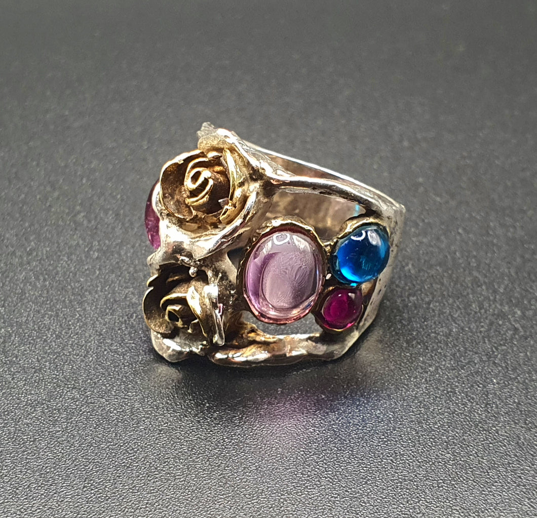 Anello con Rose e pietre di colore