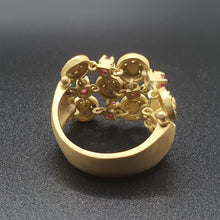 Lade das Bild in den Galerie-Viewer, Anello in oro Stile Etrusco con smalto diamanti e rubini
