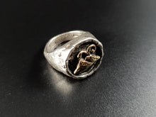 將圖片載入圖庫檢視器 ANELLO IN ARGENTO SIGILLO ROTONDO CON VESUVIO
