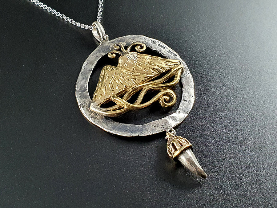 COOLSTEELANDBEYOND Uomo Donna Stile retrò Acciaio Roteare Cerchio di Cranio Ciondolo Collana con Pendente con e 60CM Catena del Grano